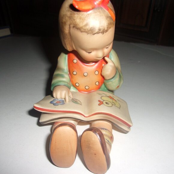 Goebel Hummel "Book Worm" Girl Reading Book Vintage - Picture 4 of 5